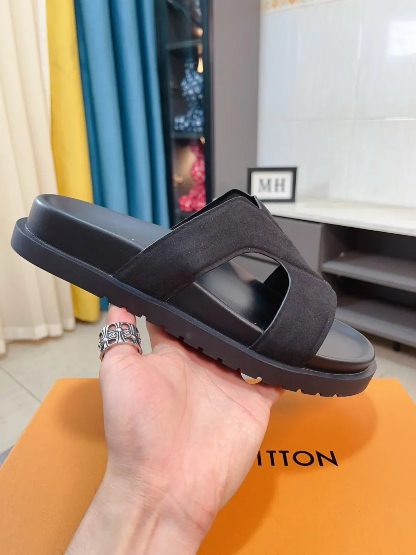 Men's shoes 💰300🌹🌹【LV】Multi-color new men's slippers, original top quality version, original special frosted cowhide➕sheepskin inner and side, non-slip combination sole, more stable walking, more comfortable and lightweight, high-end and generous, size: 38~44
